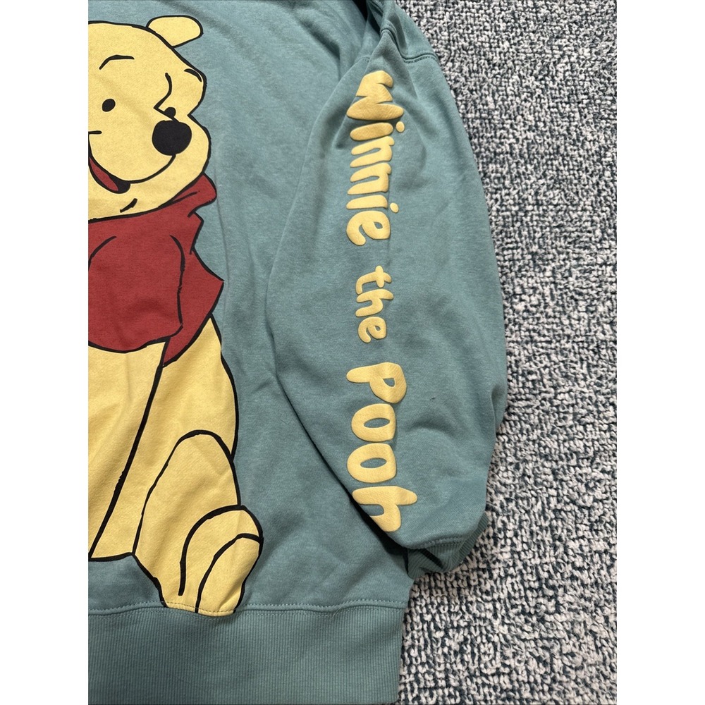 Disney's Winnie The Pooh Cute Pose Juniors' Oversized Graphic Pullover Size L - Picture 3 of 13